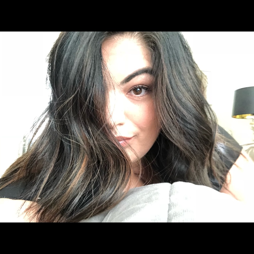 Meet your Posher, Carolina